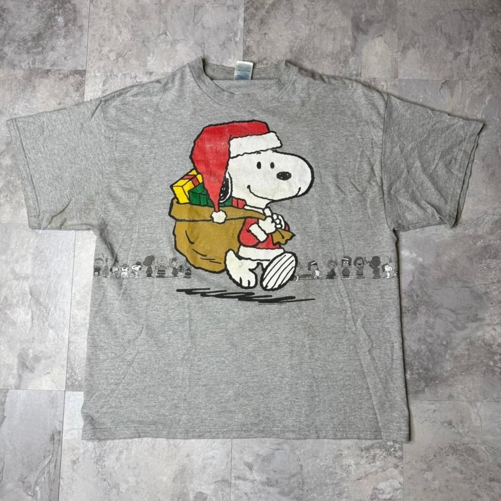 Vintage snoopy wrap around tee